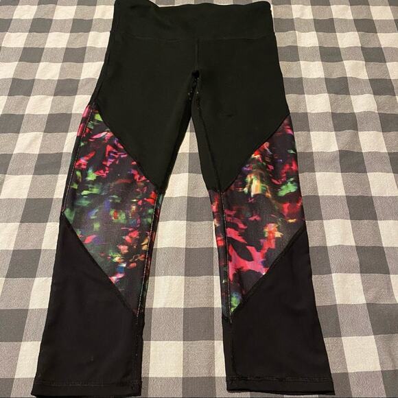 Fabletics Salar Powerhold Mesh Panel Capri Leggings Women's Size Small Black - Picture 3 of 10